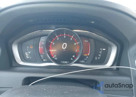 2015 Volvo Xc60 T5 Premier из США, поврежденный, VIN YV440MDK3F2642596